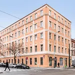 Turnkey I Karlin Square Apartments