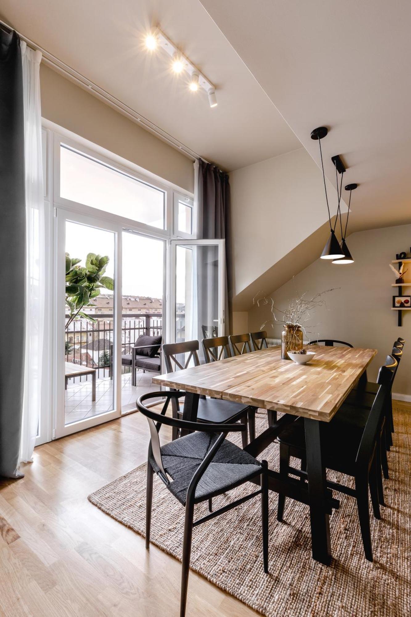Turnkey I Karlin Square Prag